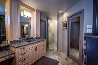 Transitional Baths Gallery project photo 27