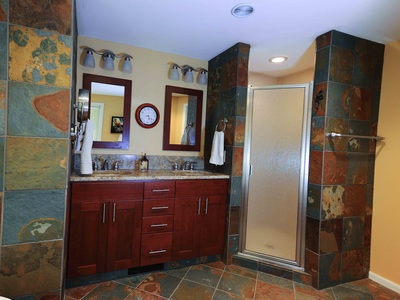 Transitional Baths Gallery project photo 38
