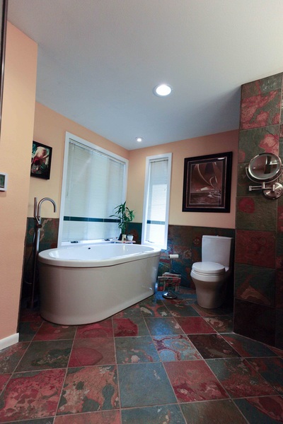 Transitional Baths Gallery project photo 40