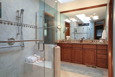 Transitional Baths Gallery project photo 46
