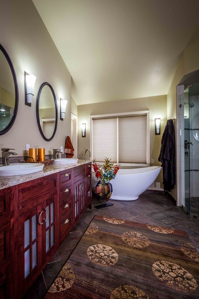 Transitional Baths Gallery project photo 43