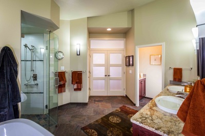 Transitional Baths Gallery project photo 45