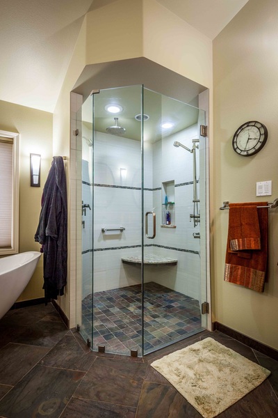 Transitional Baths Gallery project photo 44