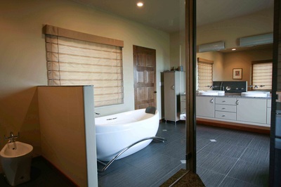 Contemporary Baths Gallery project photo 17