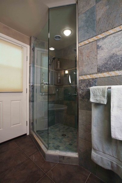 Transitional Baths Gallery project photo 20