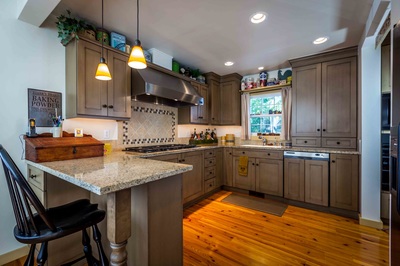 Traditional Wood Finishes Gallery project photo 6