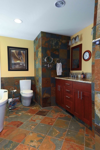 Transitional Baths Gallery project photo 37