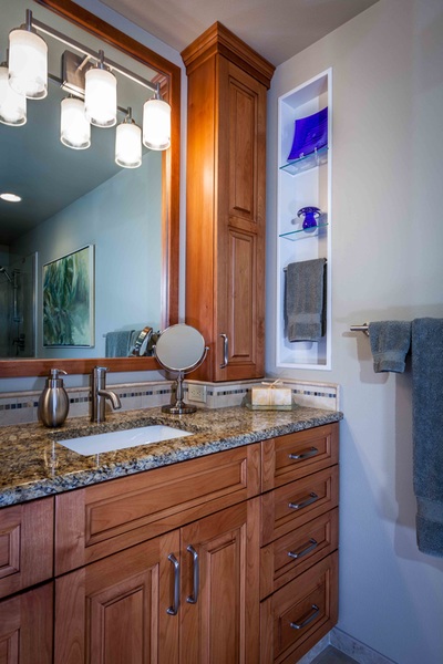 Bath Vanities and Storage Gallery project photo 16