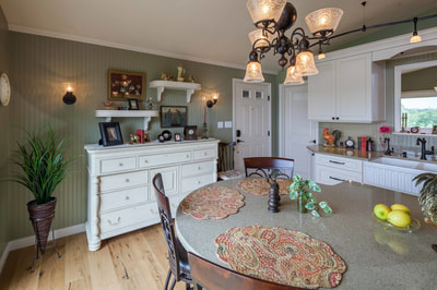 Traditional Painted Gallery project photo 37