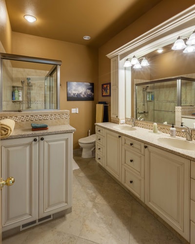 Transitional Baths Gallery project photo 32
