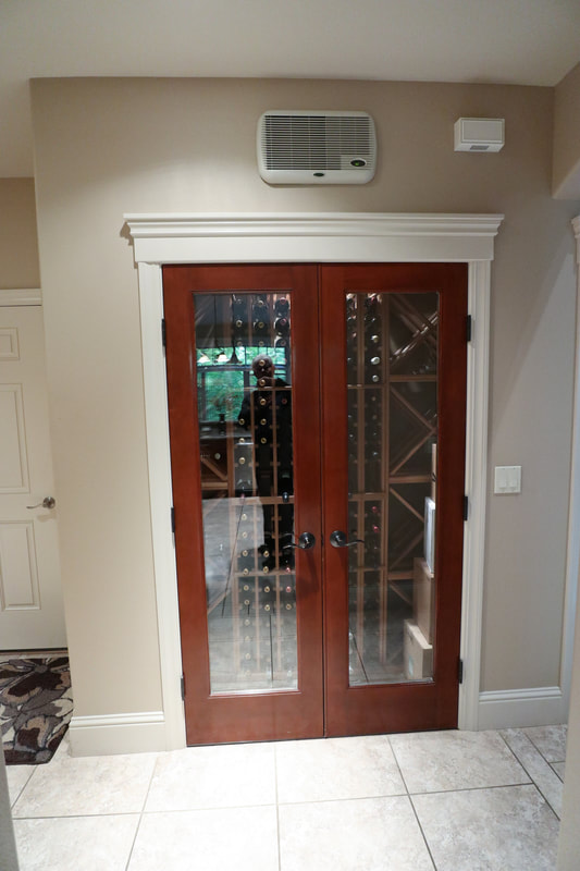 The Entertainer Kitchen before photo 5