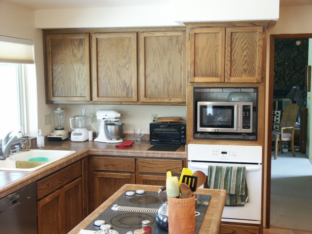 River View Kitchen Remodel and Reface before photo 1